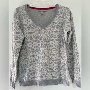 Banana Republic Gray & White V-Neck Patterned Sweater